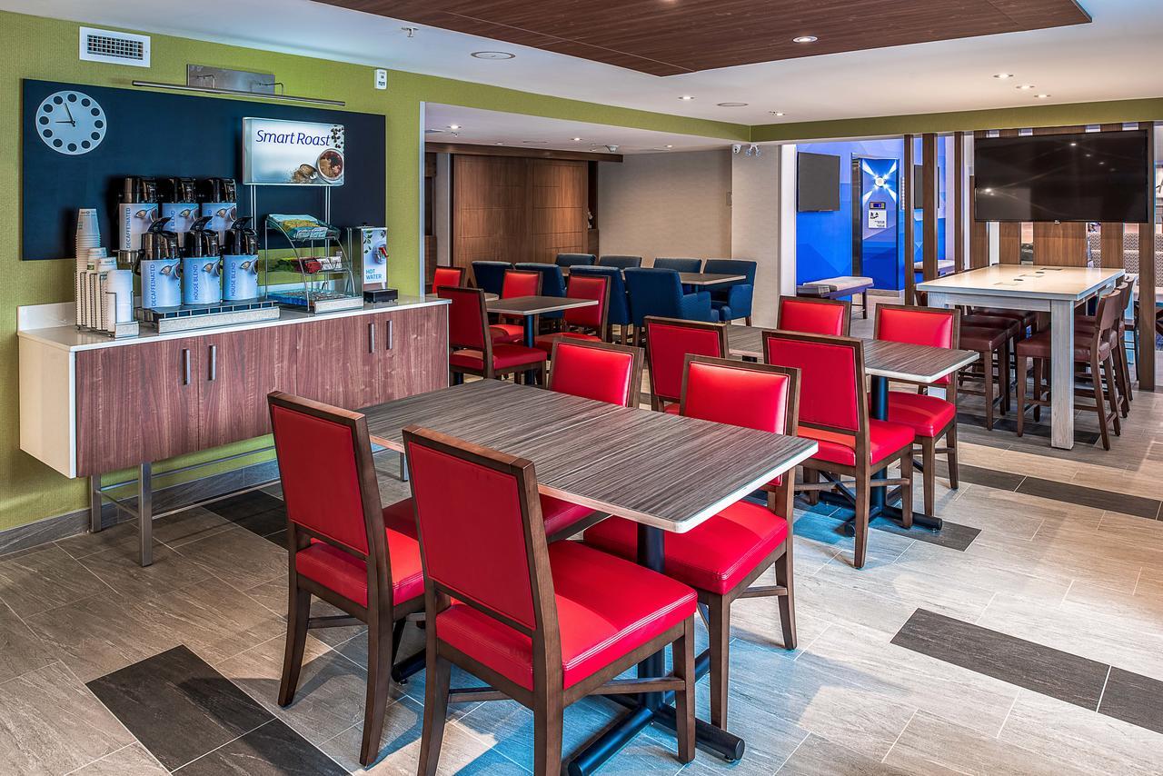 Holiday Inn Express & Suites Halifax - Bedford By Ihg Екстер'єр фото