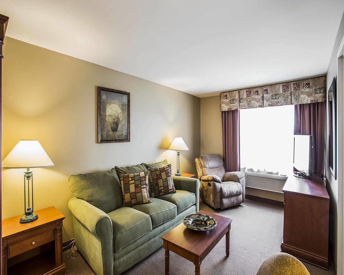 Holiday Inn Express & Suites Halifax - Bedford By Ihg Екстер'єр фото