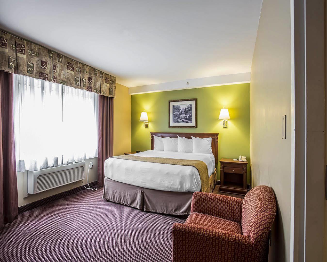 Holiday Inn Express & Suites Halifax - Bedford By Ihg Екстер'єр фото