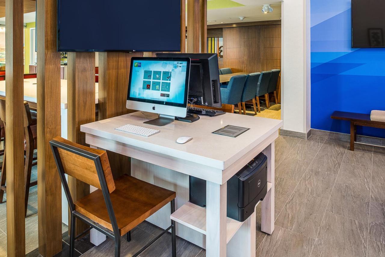 Holiday Inn Express & Suites Halifax - Bedford By Ihg Екстер'єр фото