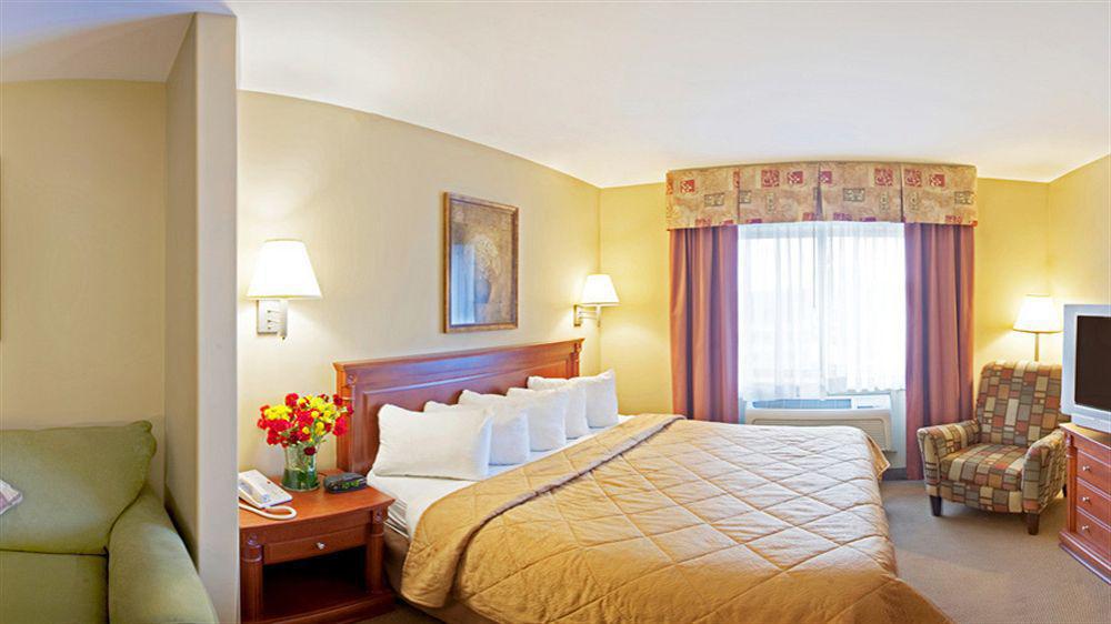 Holiday Inn Express & Suites Halifax - Bedford By Ihg Екстер'єр фото
